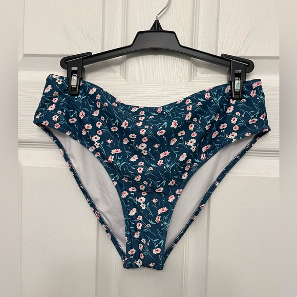 Floral bikini - Picture 4 of 6